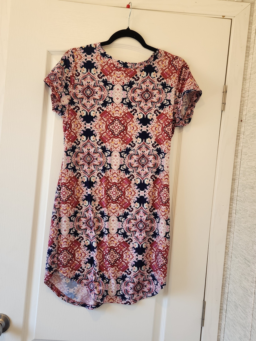 Bobbie Brooks Navy and Maroon Patterned Short-Sleeve Midi Dress L Euc